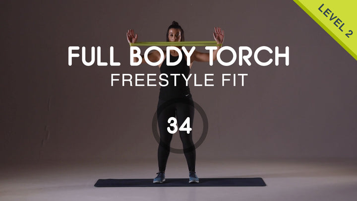 Entrenamiento de cuerpo completo con banda de resistencia